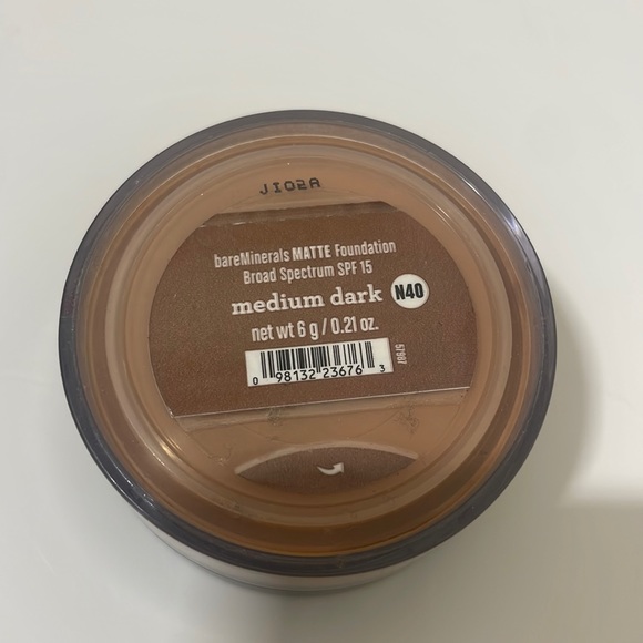 Bare Minerals Original foundation #40 - Picture 2 of 4